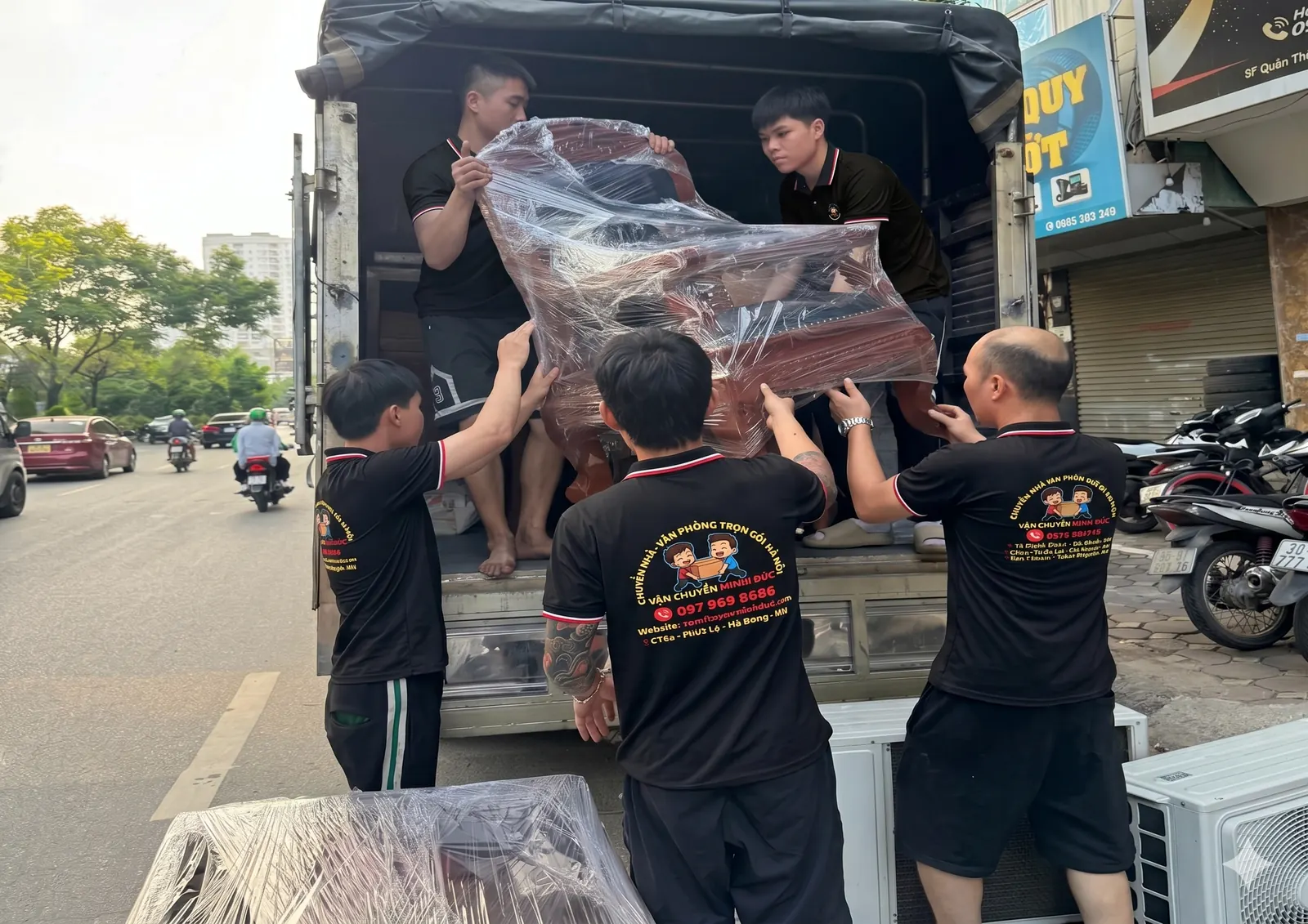 Bốc xếp nội thất văn phòng cồng kềnh
